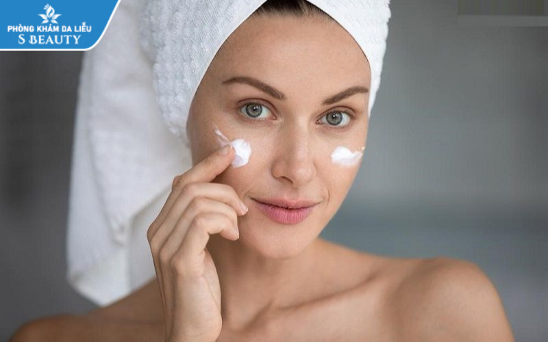 Mách bạn các bước skincare ban đêm đơn giản mà hiệu quả 